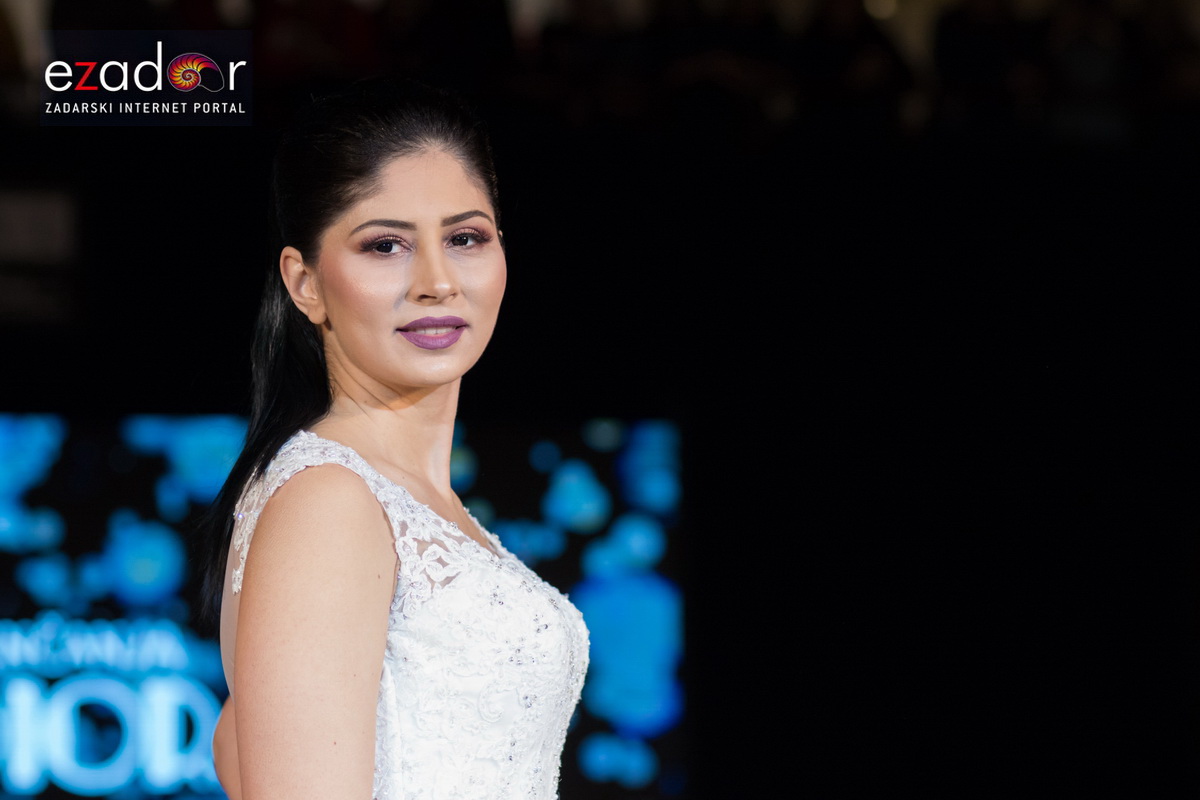 11. Festival vjenčanja: Modna revija vjenčanica i svečanih haljina te revija cvijeća i koncert Sandija Cenova 11. Festival vjenčanja: Modna revija vjenčanica i svečanih haljina te revija cvijeća i koncert Sandija Cenova