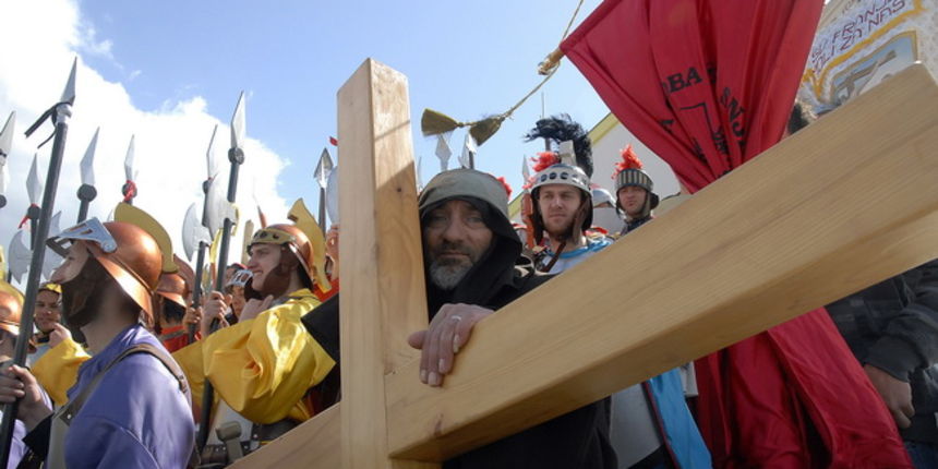 Metkovic, 050410.
Festival zudija, cuvara Kristova groba, u zupi sv. Nikole u Metkovicu.
Jubilarni deseti po redu vodicki festival Zudija Metkovic 2010, ove je godine odrzan u zupi Svetog Nikole na desnoj strani grada Metkovica uz sudjelovanje 24 skupine