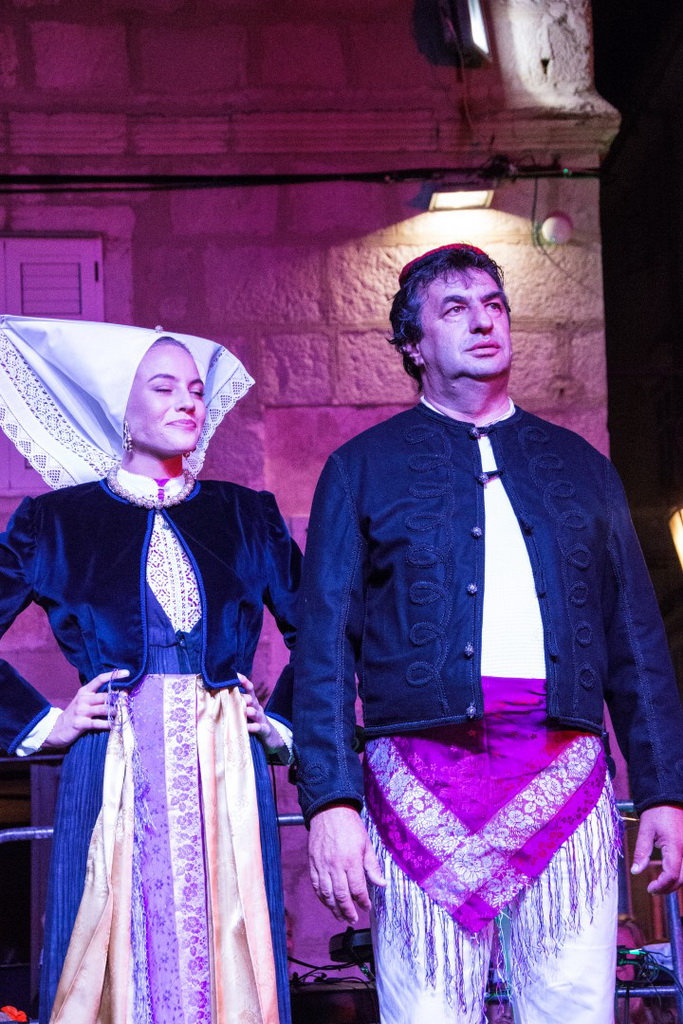 Paški ljetni karneval 2017 – maškarana povorka