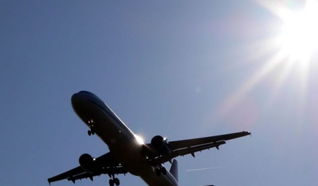 Avion ( foto: freedigitalphotos.net)