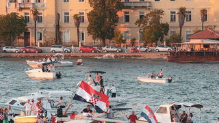 Zadar priredio čudesan doček svojim Vatrenim herojima (1)