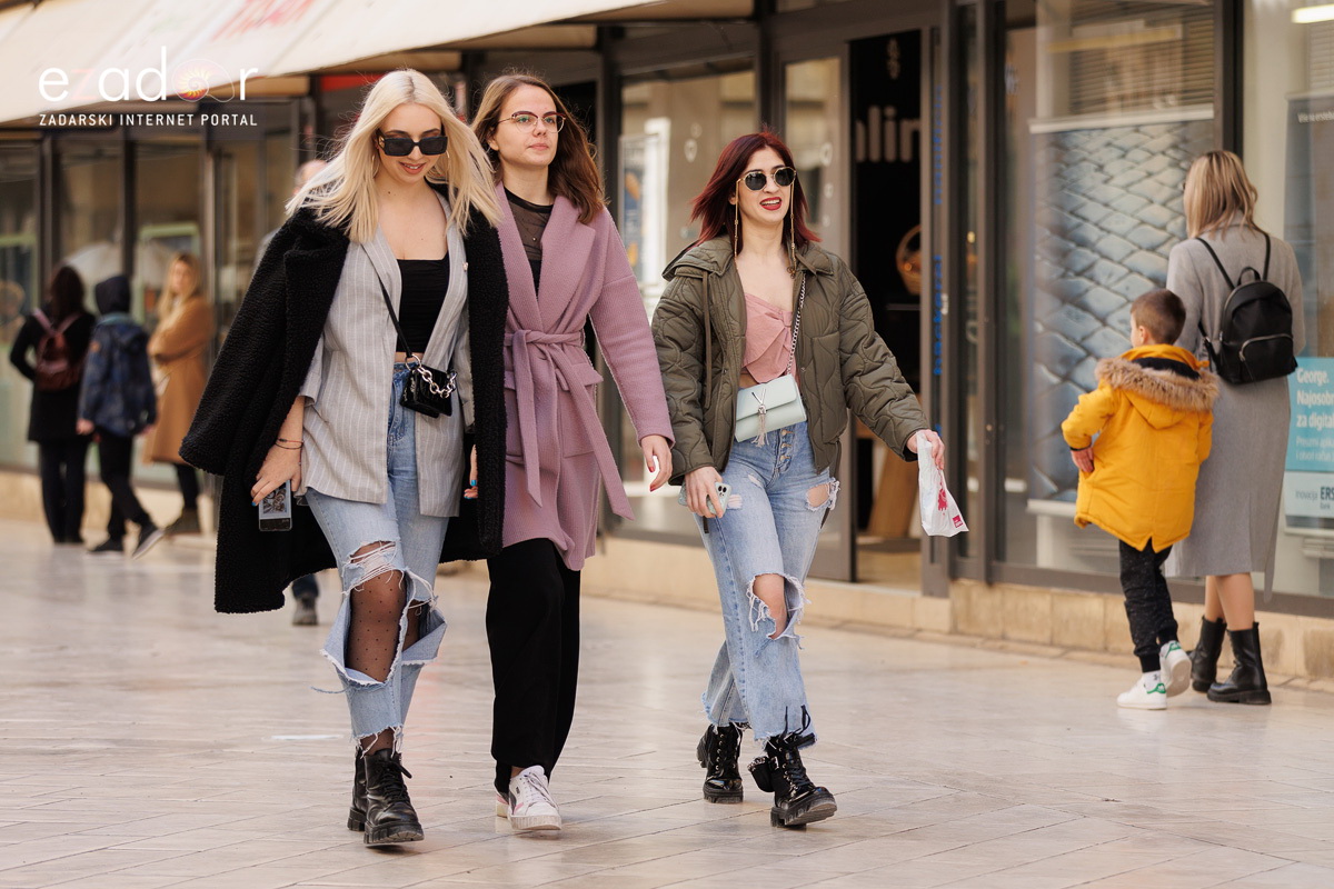 Đir po gradu, subotnja špica 19. ožujka 2022. Đir po gradu, subotnja špica 19. ožujka 2022.