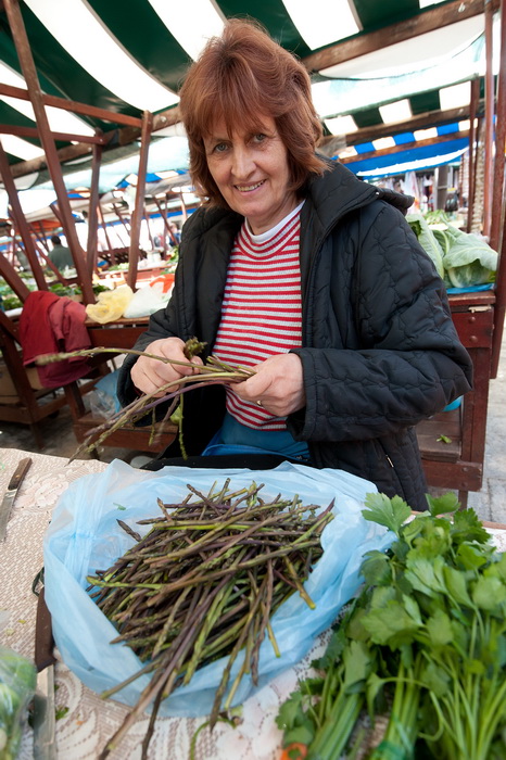 Zadar, 210312.
Unatoc velikoj susi koja vlada u zadarskom kraju, ovih dana na zadarskoj trznici su se pojavile prve sparoge.
Foto: Luka Gerlanc / CROPIX Zadar, 210312.
Unatoc velikoj susi koja vlada u zadarskom kraju, ovih dana na zadarskoj trznici su se pojavile prve sparoge.
Foto: Luka Gerlanc / CROPIX