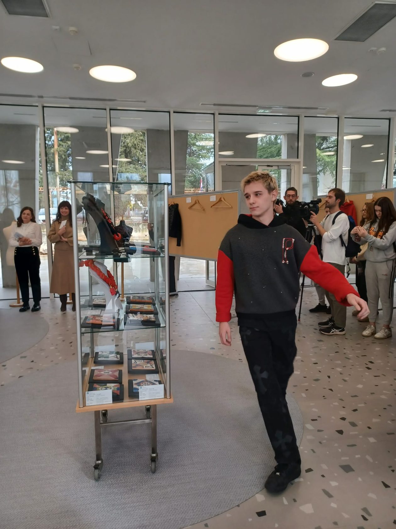 SDPU Zadar modna revija glagoljica