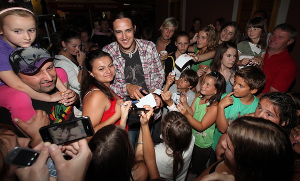 Zadar, 050809.
U sklopu manifestacije Biogradsko ljeto sinoc je na programu bila tradicionalna Biogradska noc, velika turisticka festa koja je zapocela u vecernjim satima na Obali kralja Petra Kresimira IV. Biogradjani za sve posjetitelje feste pripremili