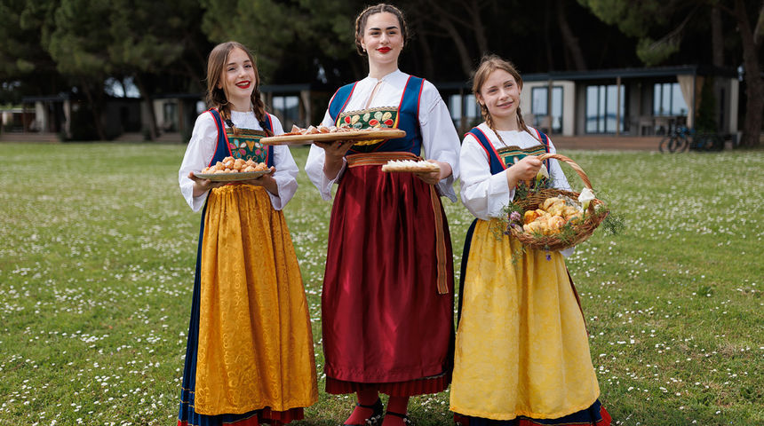 Materine užance @ kamp Crkvine, Vransko jezero Materine užance @ kamp Crkvine, Vransko jezero