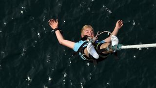 Bungee jumping, atrakcija sa Šibenskoga mosta privlači mnoge domaće i strane turiste