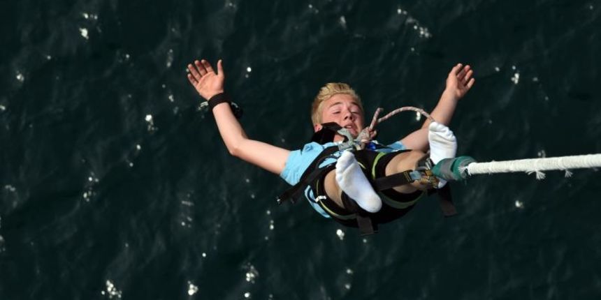 Bungee jumping, atrakcija sa Šibenskoga mosta privlači mnoge domaće i strane turiste