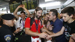 Zagreb, 130812.
Pleso.
Povratak Hrvatske olimpijske delegacije u Zagreb sa Olimpijskih igara u Londonu.
Na fotografiji: Ivano Balic.
Foto: Goran Mehkek / CROPIX Zagreb, 130812.
Pleso.
Povratak Hrvatske olimpijske delegacije u Zagreb sa Olimpijskih igara u Londonu.
Na fotografiji: Ivano Balic.
Foto: Goran Mehkek / CROPIX