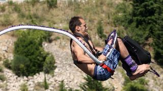 28.6.2014., Maslenica – Gimnasticar Marijo Moznik otvorio je sezonu bungee skokova s Maslenickog mosta. On je izveo dvostruki salto s uronom u more. Photo: Dino Stanin/PIXSELL