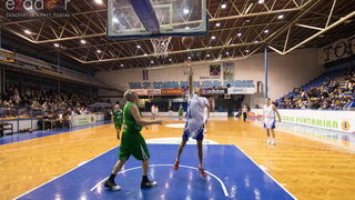 Fešta u povodu 80. rođendana Pina Giergie: Vetarani KK Zadar – Veterani KK Olimpija Fešta u povodu 80. rođendana Pina Giergie: Vetarani KK Zadar – Veterani KK Olimpija