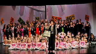 Plesna udruga Gesta: Božićni šoping u SuperOvoj, Foto: Željko Karavida Plesna udruga Gesta: Božićni šoping u SuperOvoj, Foto: Željko Karavida