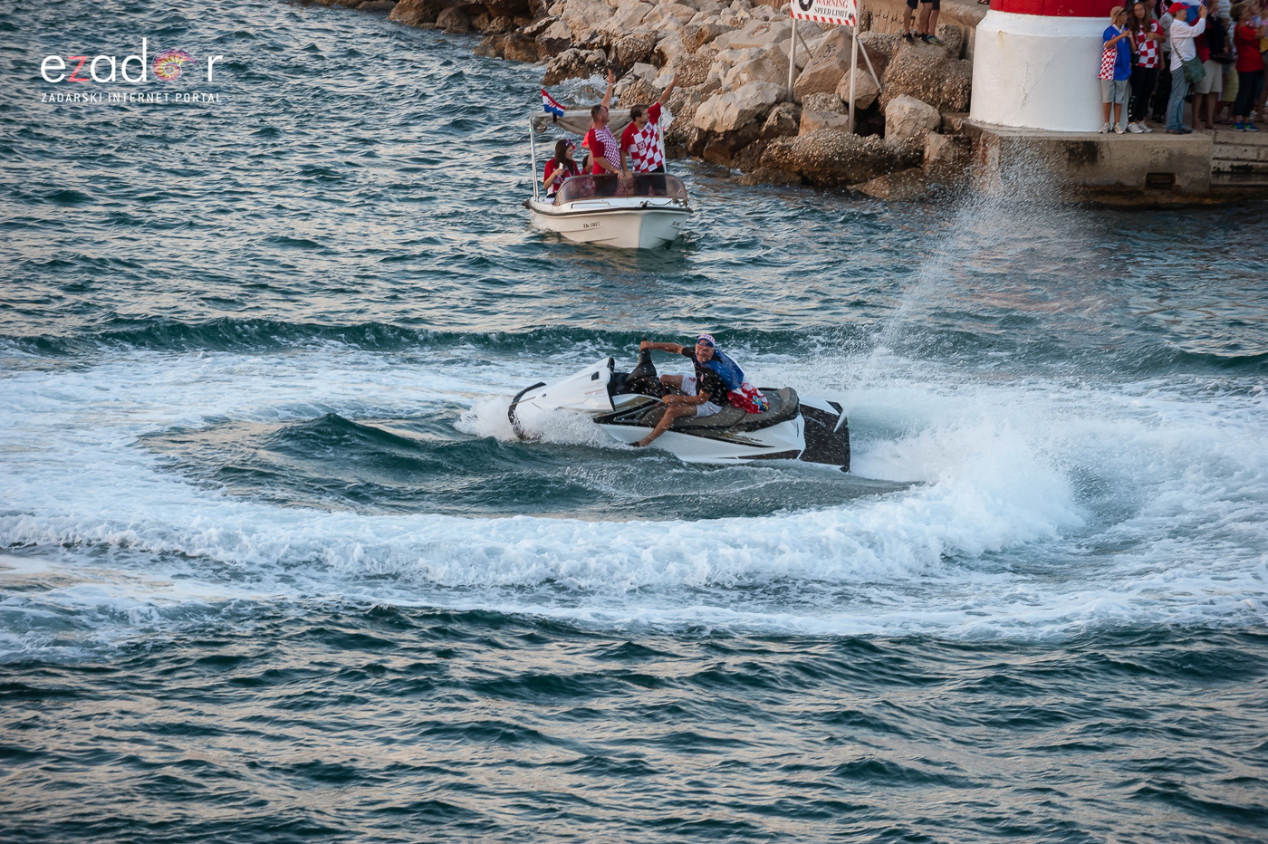 Zadar priredio čudesan doček svojim Vatrenim herojima (1)