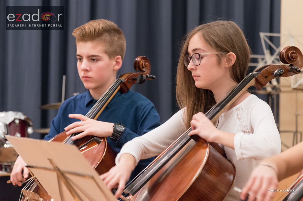 Božićni koncert mladih ansambala Glazbene škole Blagoje Bersa