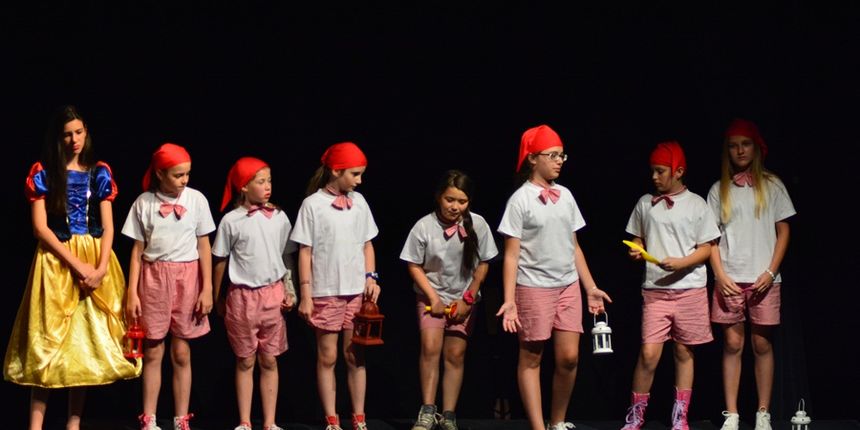 Premijera predstave “Bajke nisu krive” ; foto Iva Perinčić Premijera predstave “Bajke nisu krive” ; foto Iva Perinčić