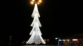 Paljenjem prve adventske svijeće i prigodnim zabavnim programom započela manifestacija Advent na otoku Viru