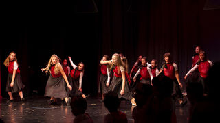 Plesna čestitka Zadarskog plesnog ansambla, Foto: Leo Banić Plesna čestitka Zadarskog plesnog ansambla, Foto: Leo Banić