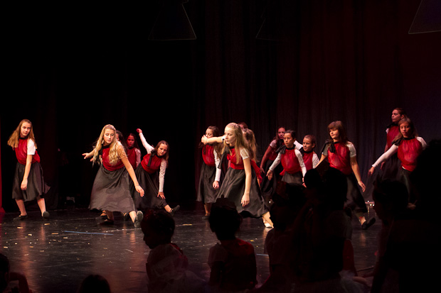 Plesna čestitka Zadarskog plesnog ansambla, Foto: Leo Banić Plesna čestitka Zadarskog plesnog ansambla, Foto: Leo Banić