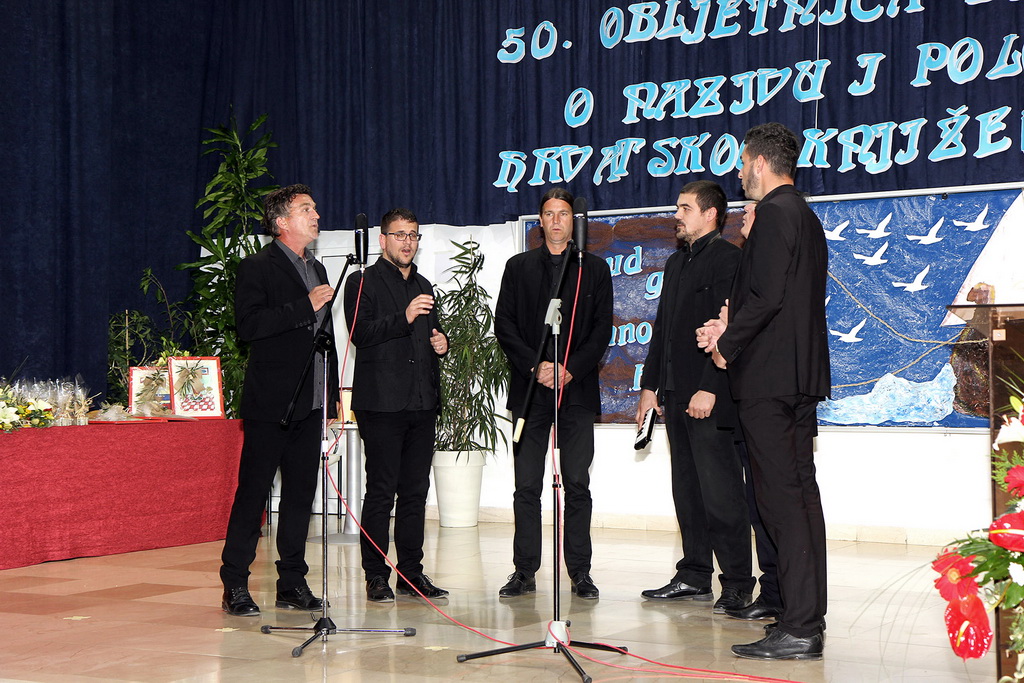 OŠ Smiljevac: Obilježena 50. godina Deklaracije o nazivu i položaju hrvatskoga jezika OŠ Smiljevac: Obilježena 50. godina Deklaracije o nazivu i položaju hrvatskoga jezika