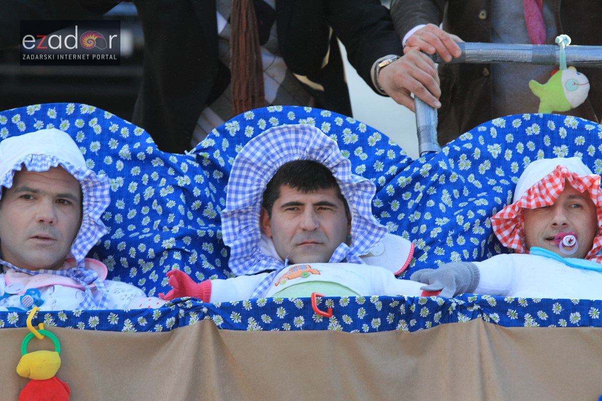 Maškarana povorka Velike Bake u Murteru