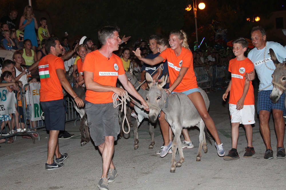 10. međunarodna trka tovarov Tisno 2015