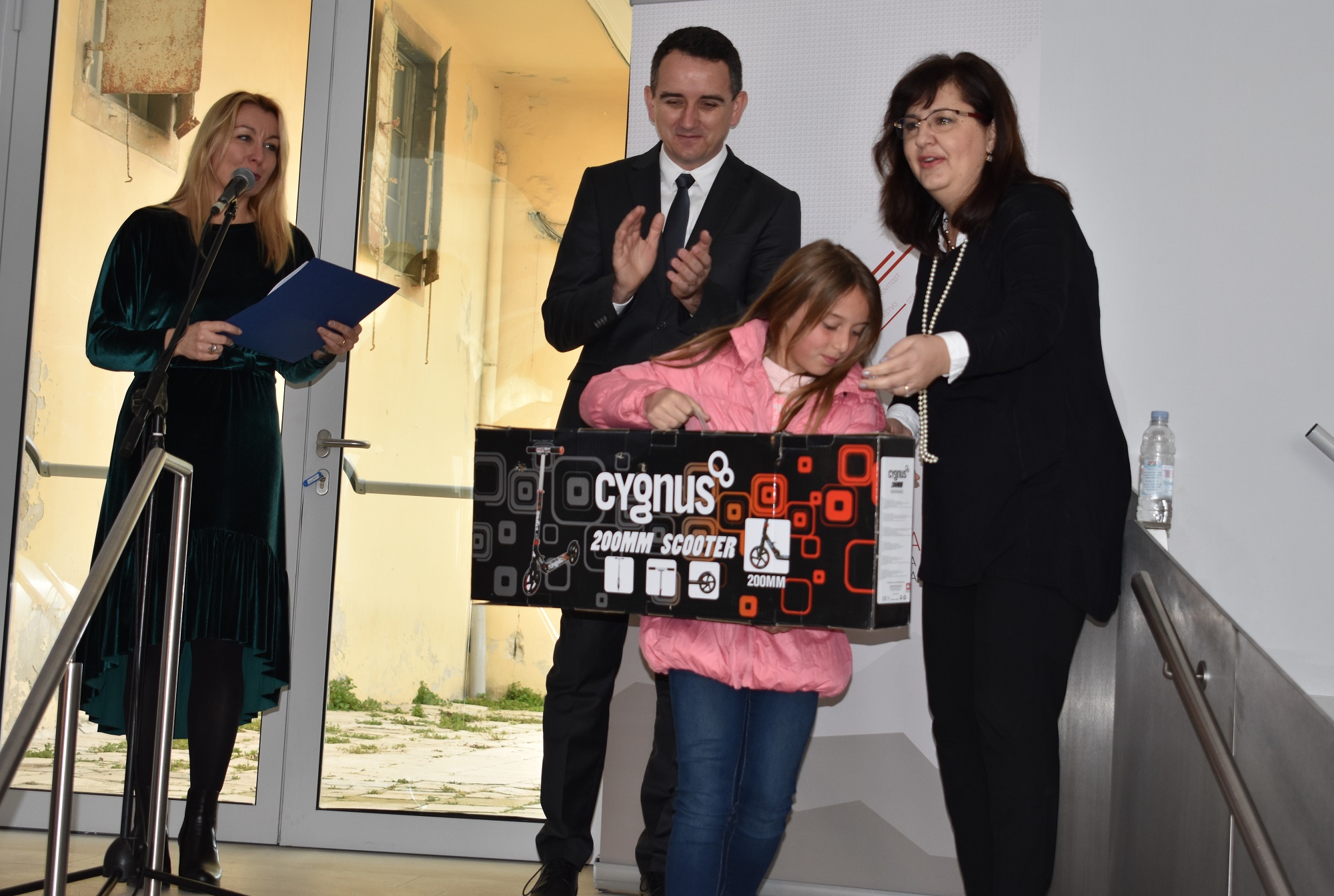 Dodjela nagrada učenicima za radove na natječaju “Hrvatska kakvu želimo” Dodjela nagrada učenicima za radove na natječaju “Hrvatska kakvu želimo”