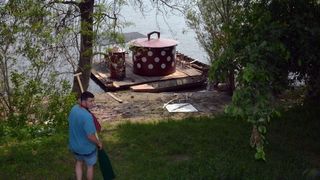 Uskoci: Dok plovimo na splavi, boravimo u loncima – otac i tri sina vlasnici zanimljivog plovila Uskoci: Dok plovimo na splavi, boravimo u loncima – otac i tri sina vlasnici zanimljivog plovila