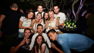 Nostromo & Vagabundo Vir: DJ Djuka i Led robot Nostromo & Vagabundo Vir: DJ Djuka i Led robot