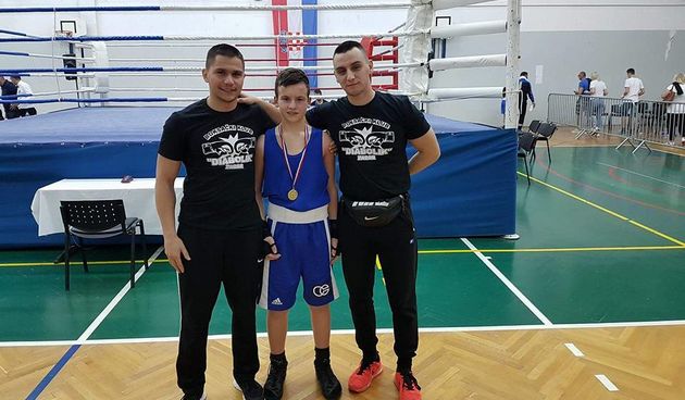 Zlatni Vice Radonić s trenerima BK Diabolik