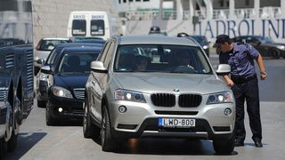 Stanari tzv. Galićevih zgrada u Diklu su nakon posjete gradonačelniku održali prosvjed blokirajući promet u centru grada, foto: Luka Gerlanc/CROPIX Stanari tzv. Galićevih zgrada u Diklu su nakon posjete gradonačelniku održali prosvjed blokirajući promet u centru grada, foto: Luka Gerlanc/CROPIX