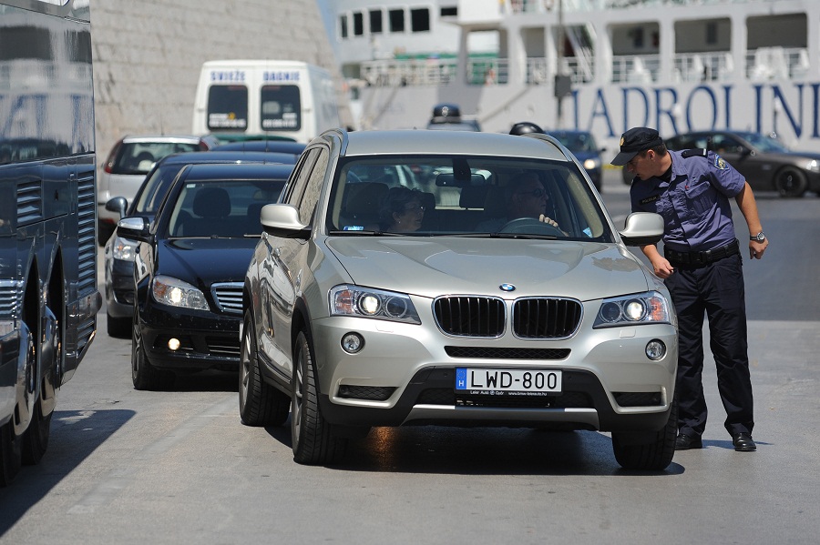 Stanari tzv. Galićevih zgrada u Diklu su nakon posjete gradonačelniku održali prosvjed blokirajući promet u centru grada, foto: Luka Gerlanc/CROPIX Stanari tzv. Galićevih zgrada u Diklu su nakon posjete gradonačelniku održali prosvjed blokirajući promet u centru grada, foto: Luka Gerlanc/CROPIX
