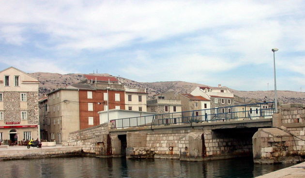 Stari most u Pagu (Foto: J. Portada)