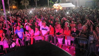 Virsko ljeto 2016: Tomislav Bralić i klapa Intrade oduševili 12 tisuća obožavatelja na virskoj rivi Virsko ljeto 2016: Tomislav Bralić i klapa Intrade oduševili 12 tisuća obožavatelja na virskoj rivi