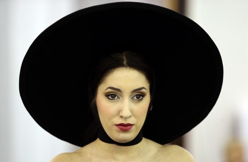 U sklopu tribine Moda osamdesetih – modni laboratorij za 21. stoljece odrzana odrzana modna revija Avangardna moda osamdesetih. Zvoncica Vuckovic. Photo: Robert Anic/PIXSELL