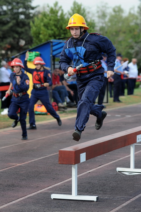 Zadar, 290912
Atletska staza SC Visnjik.
Odrzano VI. drzavno natjecanje vatrogasaca republike Hrvatske. Domacin je Vatrogasna zajednica Zupanije Zadarske.
Foto: Luka Gerlanc / CROPIX Zadar, 290912
Atletska staza SC Visnjik.
Odrzano VI. drzavno natjecanje vatrogasaca republike Hrvatske. Domacin je Vatrogasna zajednica Zupanije Zadarske.
Foto: Luka Gerlanc / CROPIX