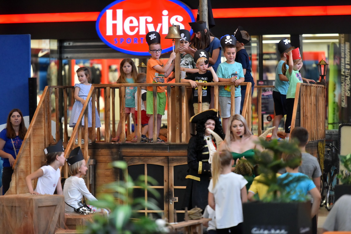 Supernova: Adio školo i dodjela ključeva dobitniku nagradne igre Supernova: Adio školo i dodjela ključeva dobitniku nagradne igre