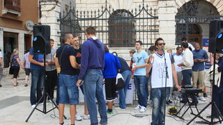 Narodni trg: Predstavljene košarakašice i košarkaši Zadra. foto: Mladen Malik