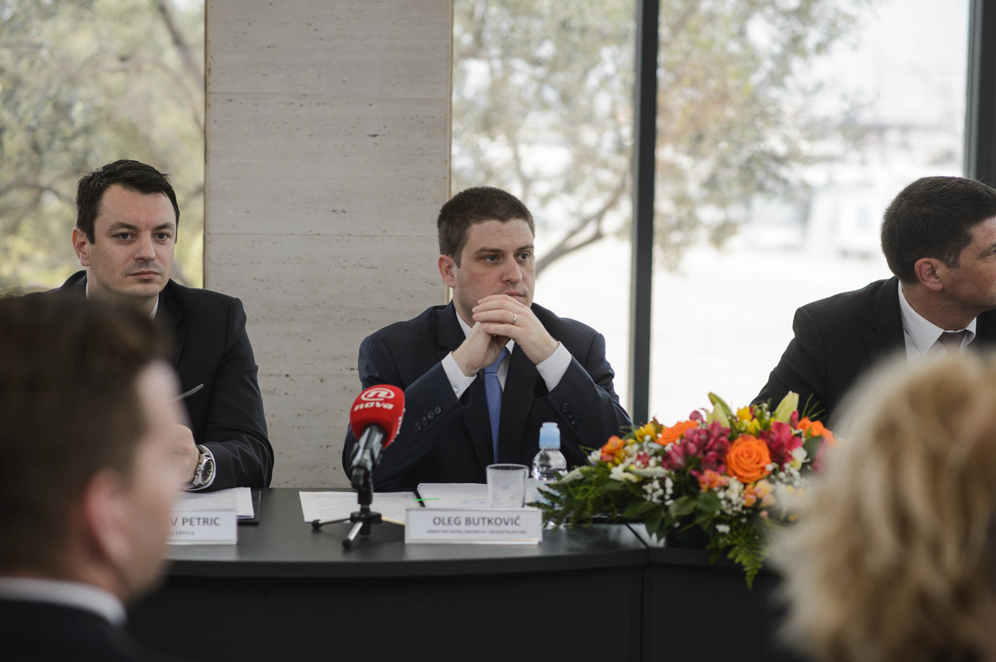 Ministar Oleg Butković potpisao ugovore za izgradnju trajektne luke Tkon i sanaciju luka Turanj, Mandre i Petrčane Ministar Oleg Butković potpisao ugovore za izgradnju trajektne luke Tkon i sanaciju luka Turanj, Mandre i Petrčane