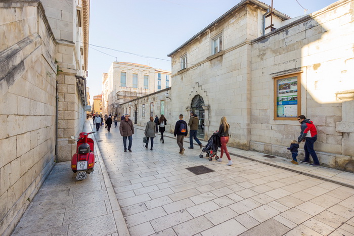 Image 380457 (auto) Image 380457 (auto)