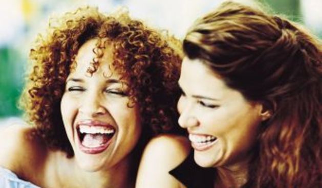 Smijeh, prijateljice, zabava