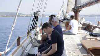 Kod otoka Prvića snimljen spot za pjesmu “Plovim” Tomislava Bralića i klape Intrade!