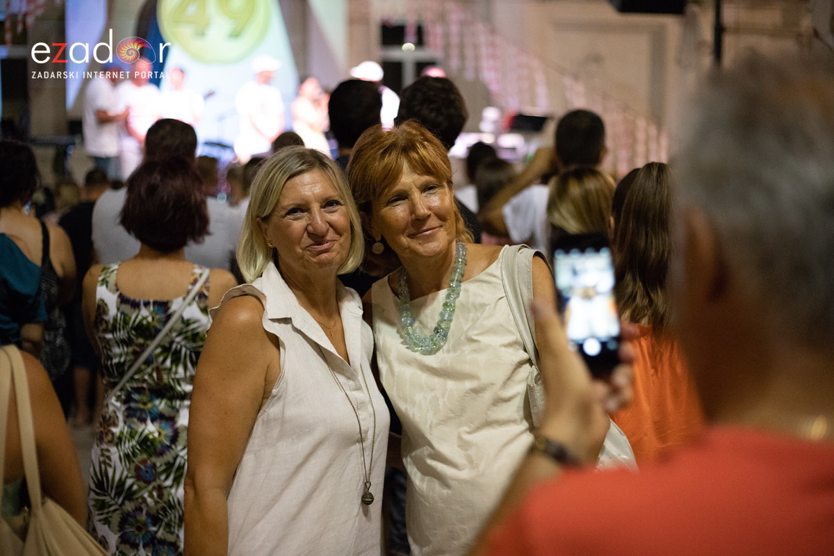 Svečani doček svjetskih prvaka Mihovila i Šime Fantele na Narodnom trgu Svečani doček svjetskih prvaka Mihovila i Šime Fantele na Narodnom trgu