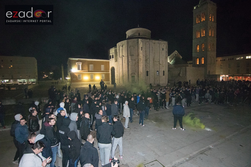 Okupljanje Tornada na Forumu i korteo do Krešinog doma Okupljanje Tornada na Forumu i korteo do Krešinog doma