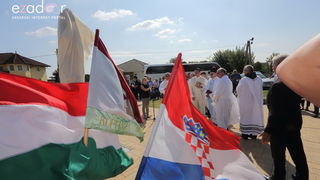 Bibinjci gradišćanskim Hrvatima darovali 1.82 metara visok kip sv. Roka Bibinjci gradišćanskim Hrvatima darovali 1.82 metara visok kip sv. Roka