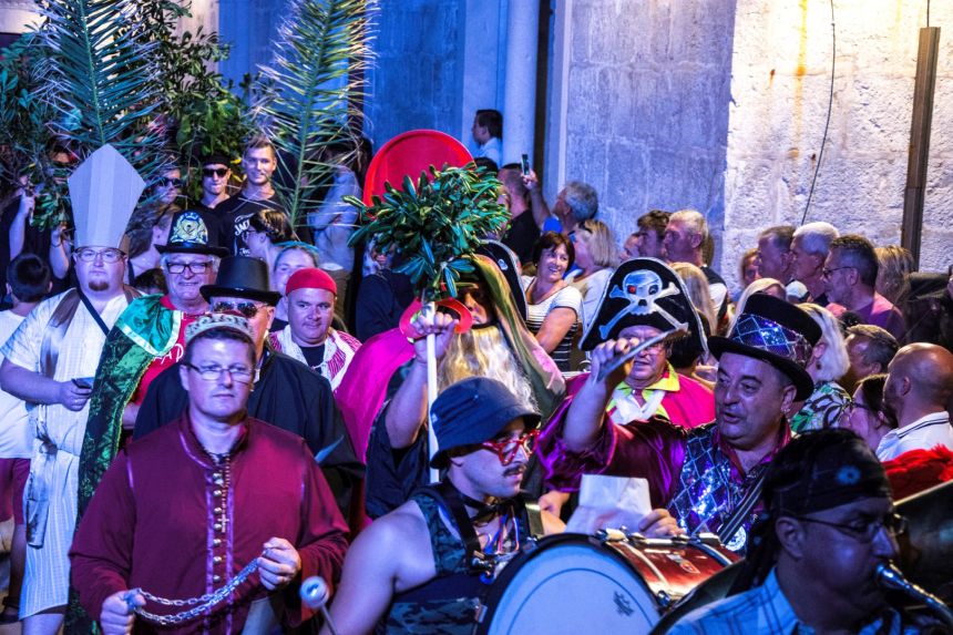 Paški Ljetni karneval 2017