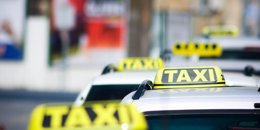 Prosvjed taksista na autobusnom kolodvoru (foto:Saša Čuka) Prosvjed taksista na autobusnom kolodvoru (foto:Saša Čuka)