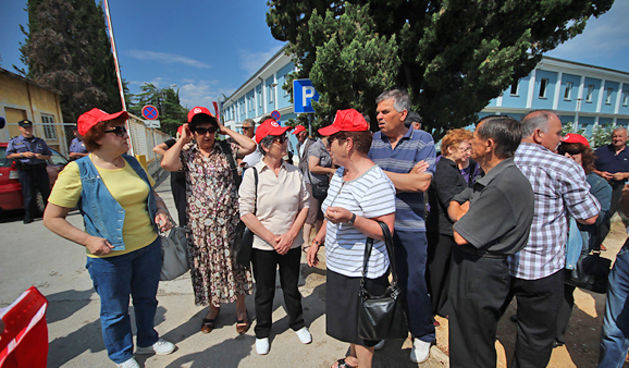 Prosvjed radnika iz tvrtki u stečaju (foto:Saša Čuka)