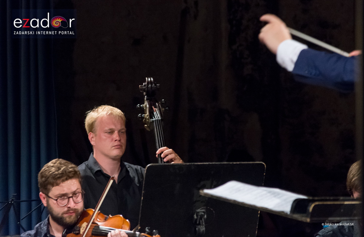 59. Glazbene večeri u sv. Donatu: Orkestar Epoque i gitarist Krešimir Bedek @ Crkva sv. Nikole