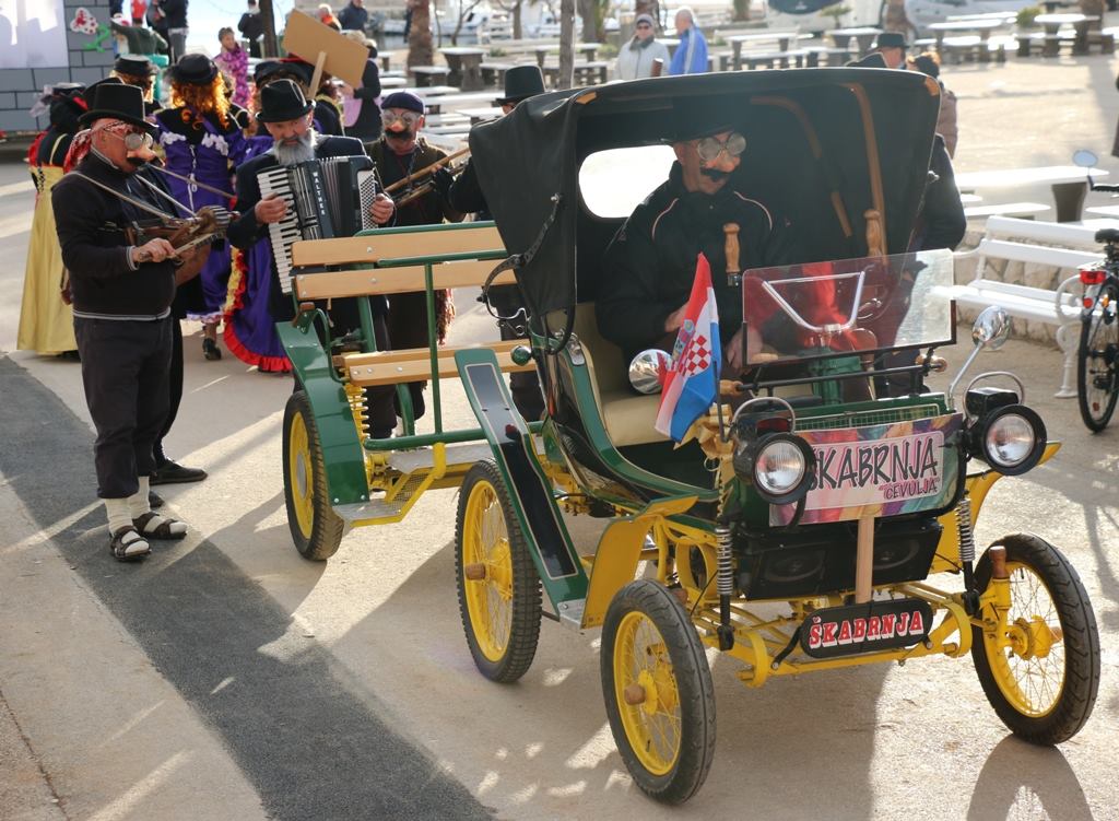 2. Međunarodna karnevalska povorka Virskih maškara