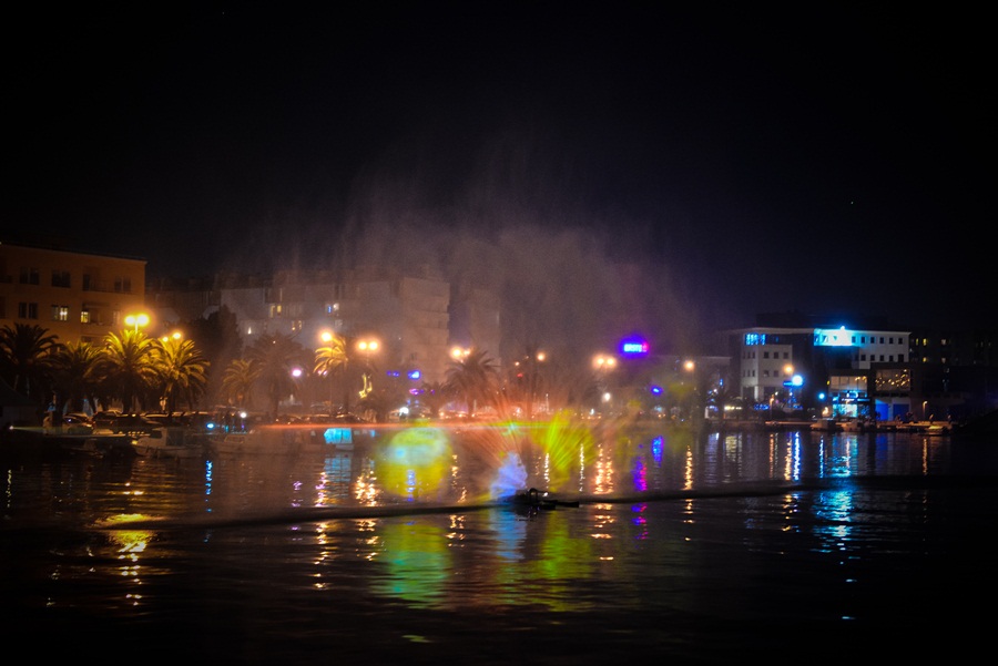 Zadrani oduševljeni hologramskim božićnim drvcem